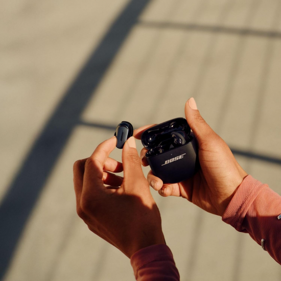 Bose Neu QuietComfort Ultra Bluetooth-Earbuds (2. Gen.), kabellose Noise-Cancelling-Earbuds - Schwarz